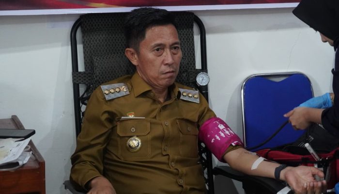 Bupati Iskandar Sumbang Darah di Hari Bhayangkara ke-80
